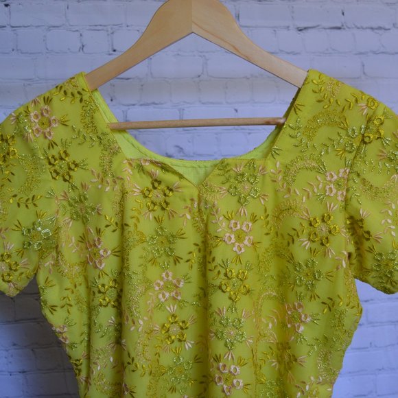 Retro Tunic Dress with Floral Stitching - Picture 2 of 4